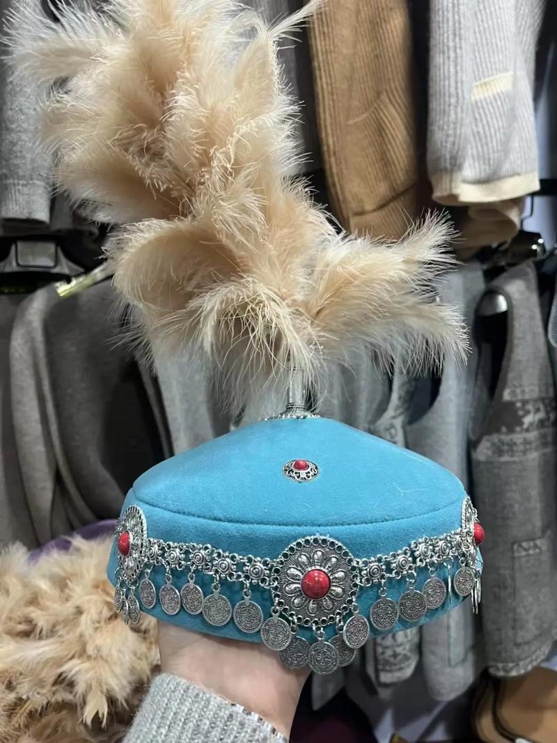 去新疆旅游带什么帽子-第2张图片-花冠旅游服务