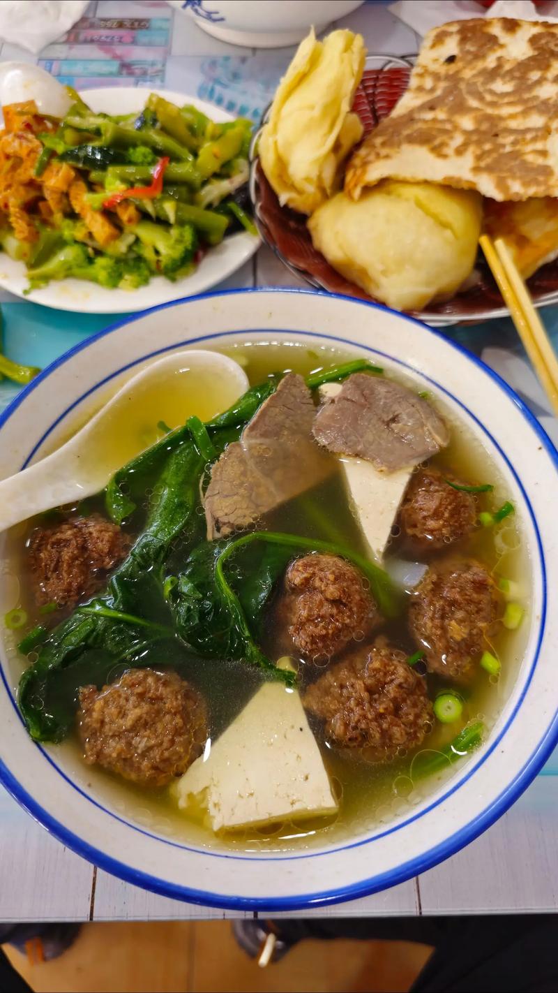 新疆回族丸子汤怎么做才正宗？-第1张图片-花冠旅游服务