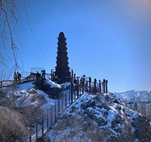 新疆乌鲁木齐好玩的山-第1张图片-花冠旅游服务