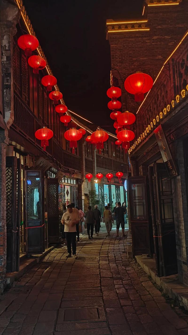 镇江西津渡古街具体位置在哪？-第1张图片-花冠旅游服务