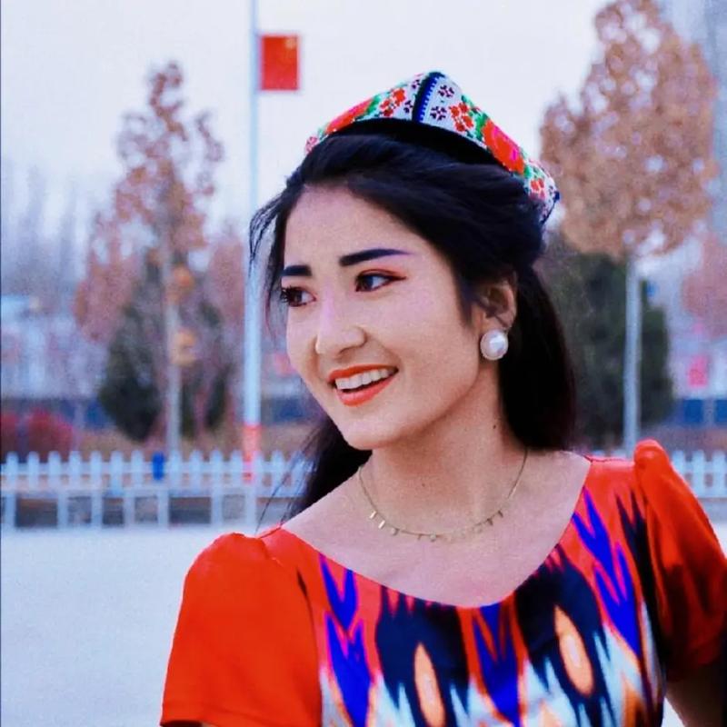 新疆和静县火车站小姐-第2张图片-花冠旅游服务