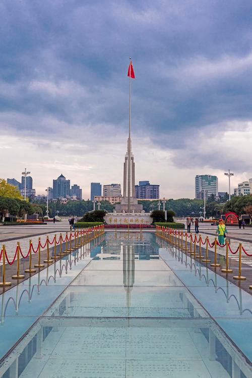 南昌八一广场具体位置在哪？-第2张图片-花冠旅游服务
