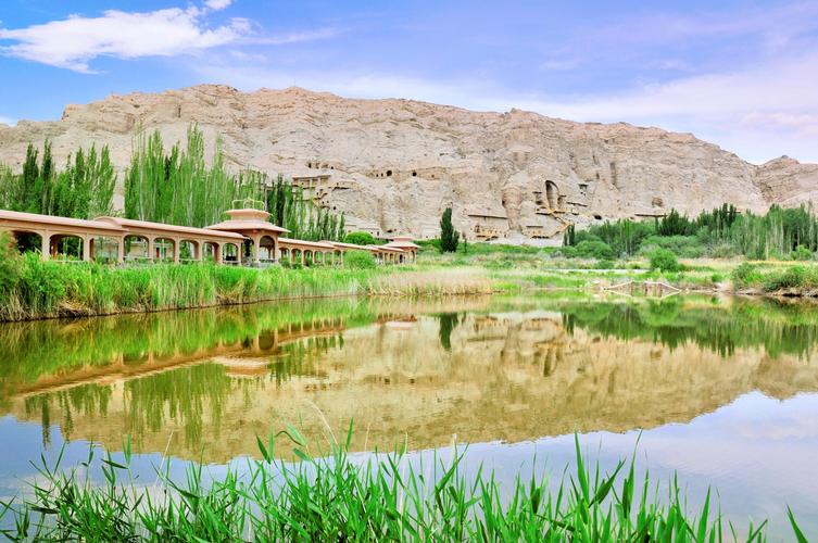 新疆十一假期有哪些好去处？-第1张图片-花冠旅游服务