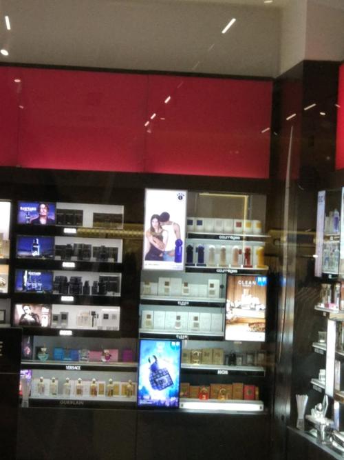 新疆欢喜化妆品连锁店有何特色优势？-第2张图片-花冠旅游服务