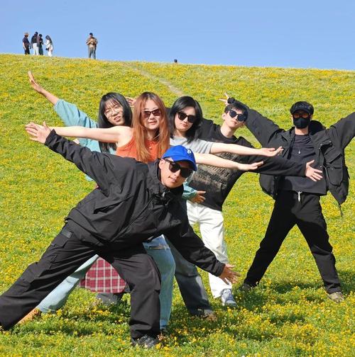 新疆户外旅行团哪家靠谱又省心？-第1张图片-花冠旅游服务