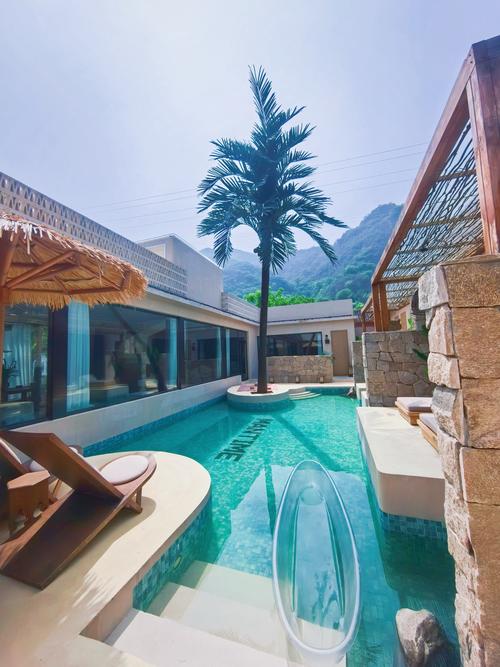 福建泳池环绕别墅酒店，泳池如何环绕别墅设计？-第2张图片-花冠旅游服务