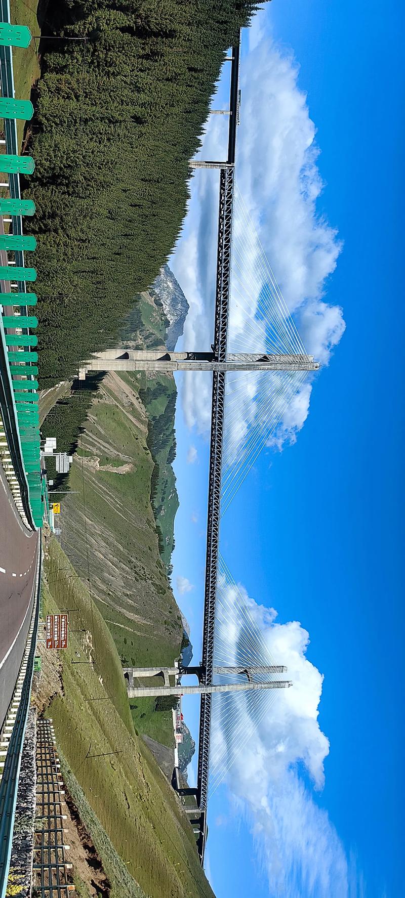 新疆果子沟大桥有何重要作用？-第2张图片-花冠旅游服务