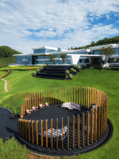 江西南昌附近有哪些度假村推荐?-第2张图片-花冠旅游服务 江西南昌附近有哪些度假村推荐?-第2张图片-花冠旅游服务