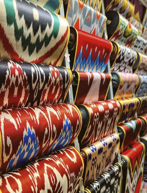 新疆特色布料叫什么?-第2张图片-花冠旅游服务 新疆特色布料叫什么?-第2张图片-花冠旅游服务