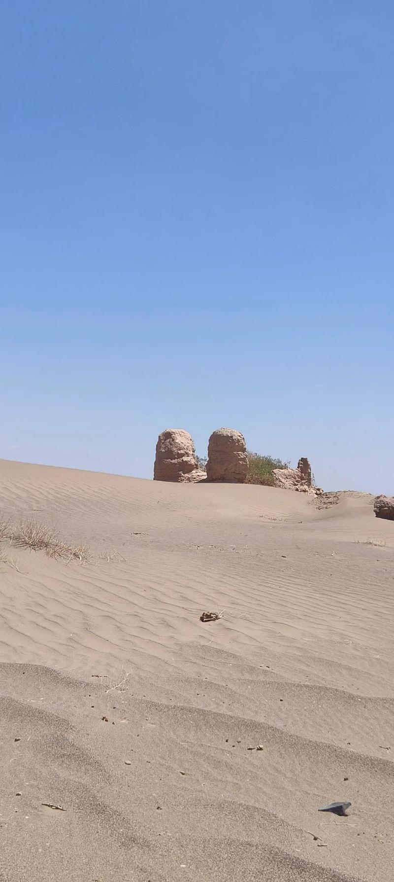 新疆沙漠古城之谜,真实存在吗?-第1张图片-花冠旅游服务 新疆沙漠古城之谜,真实存在吗?-第1张图片-花冠旅游服务