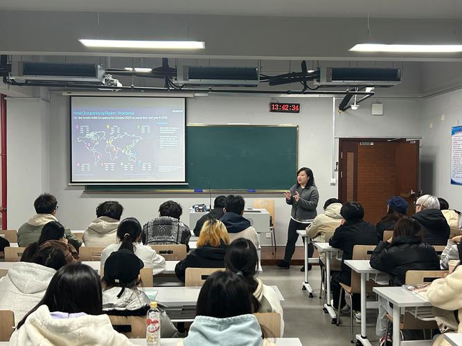 新疆大学酒店管理专业有何特色与优势？-第1张图片-花冠旅游服务