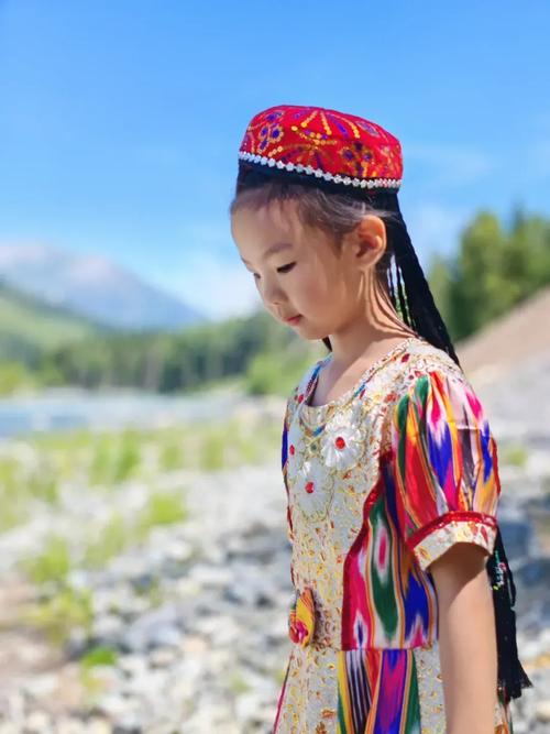 新疆女性为何戴头巾？-第1张图片-花冠旅游服务