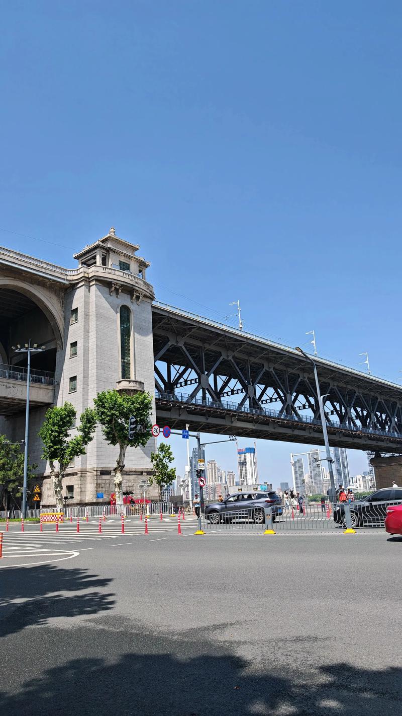 滨江西路20号藏着什么故事？-第3张图片-花冠旅游服务