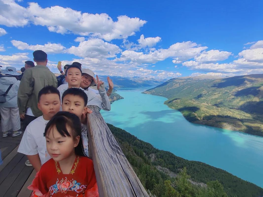 爸爸去哪儿为何选新疆拍摄?-第1张图片-花冠旅游服务 爸爸去哪儿为何选新疆拍摄?-第1张图片-花冠旅游服务