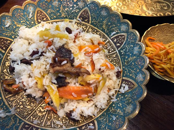 深圳楼兰新疆餐厅有何独特风味？-第2张图片-花冠旅游服务