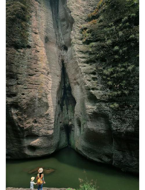 江西龙虎山仙女岩图片藏着什么故事？-第1张图片-花冠旅游服务