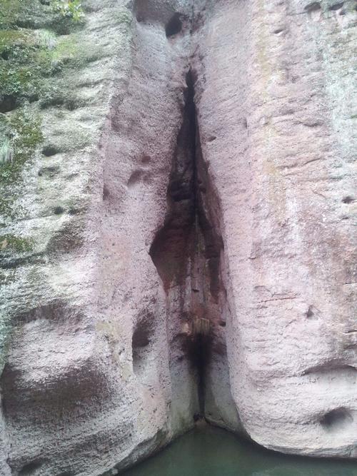 江西龙虎山仙女岩图片藏着什么故事？-第2张图片-花冠旅游服务