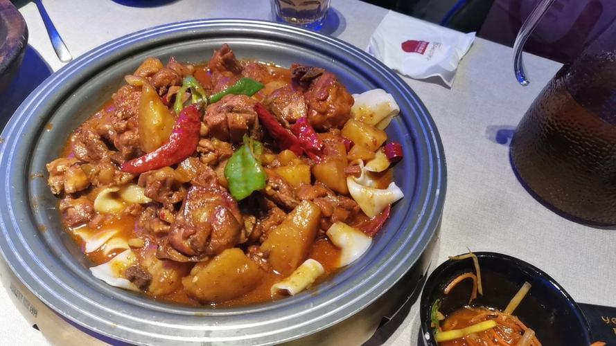 上海耶里夏丽新疆餐厅有何独特魅力？-第2张图片-花冠旅游服务