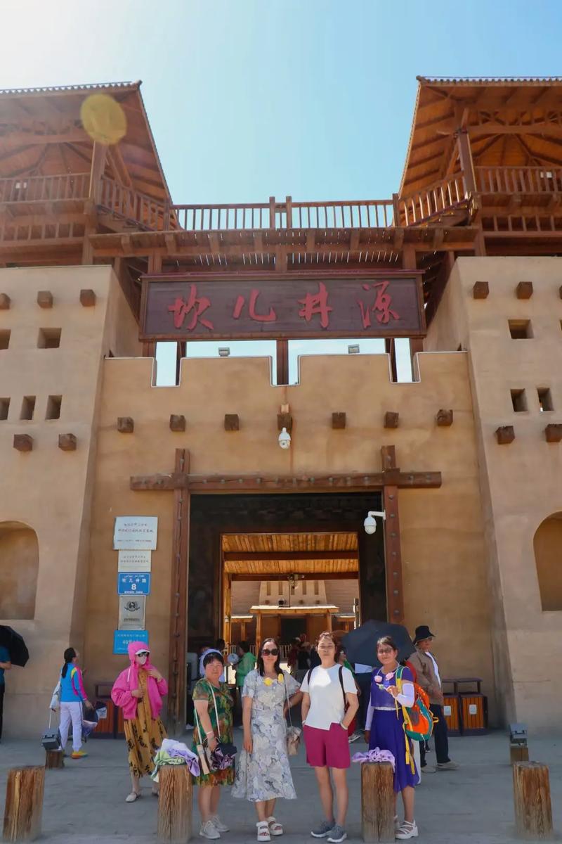 新疆吐鲁番坎儿井，千年智慧如何凿出生命水？-第1张图片-花冠旅游服务