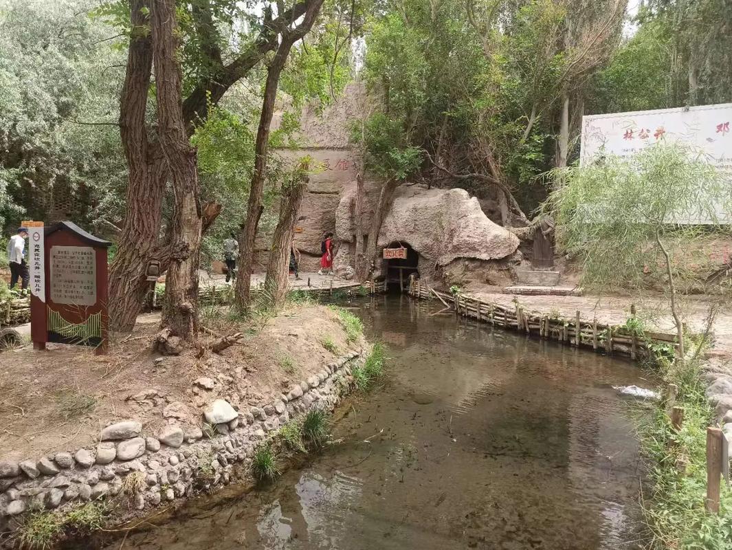 新疆吐鲁番坎儿井，千年智慧如何凿出生命水？-第3张图片-花冠旅游服务