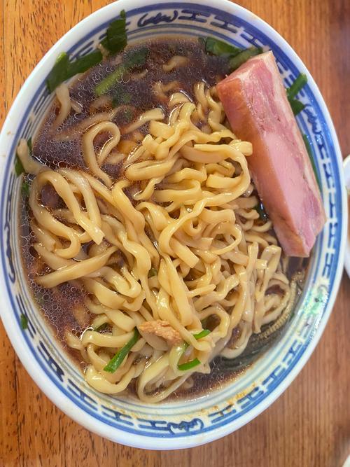 李嫂锅盖面为何成镇江西津渡必吃？-第2张图片-花冠旅游服务