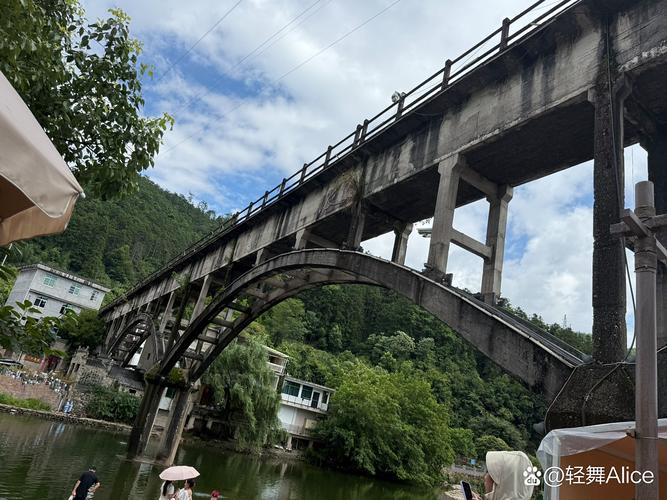 汪口村铁心桥有何历史故事？-第2张图片-花冠旅游服务