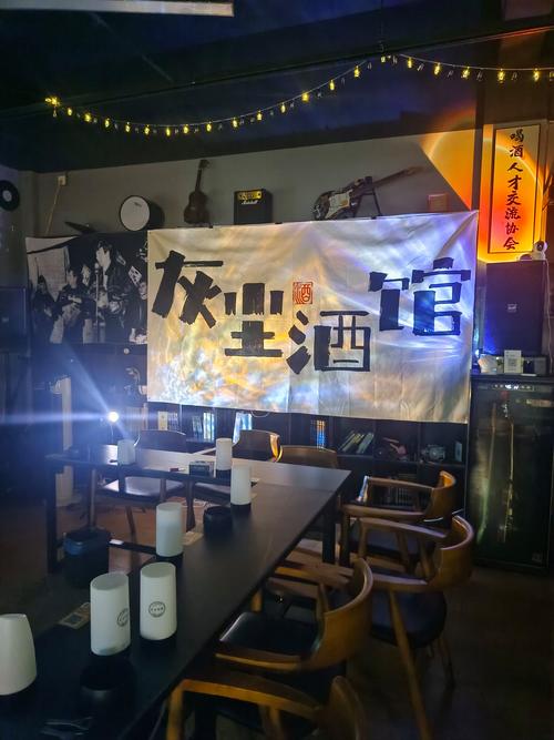 丽江西风瘦马酒吧有何独特魅力？-第2张图片-花冠旅游服务