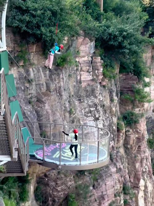 新疆哪里可以蹦极？-第3张图片-花冠旅游服务