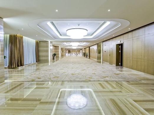 江西鹰潭枫丹白露酒店有何特色？-第1张图片-花冠旅游服务