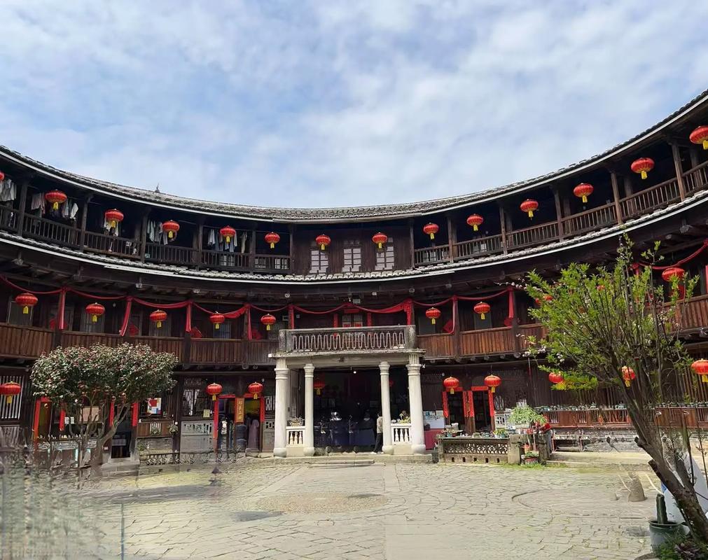 福建永定土楼联系电话是多少？-第1张图片-花冠旅游服务