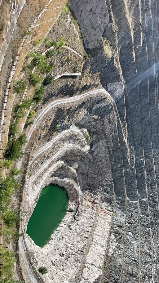 新疆可可托海三号矿坑藏着怎样的传奇？-第2张图片-花冠旅游服务