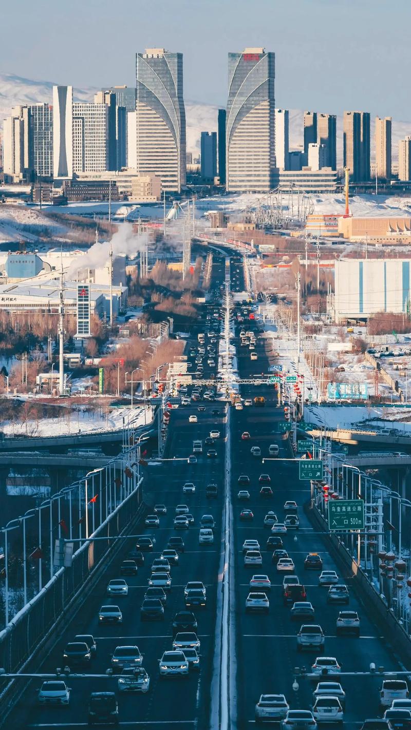 乌鲁木齐城市风貌有何独特魅力？-第2张图片-花冠旅游服务