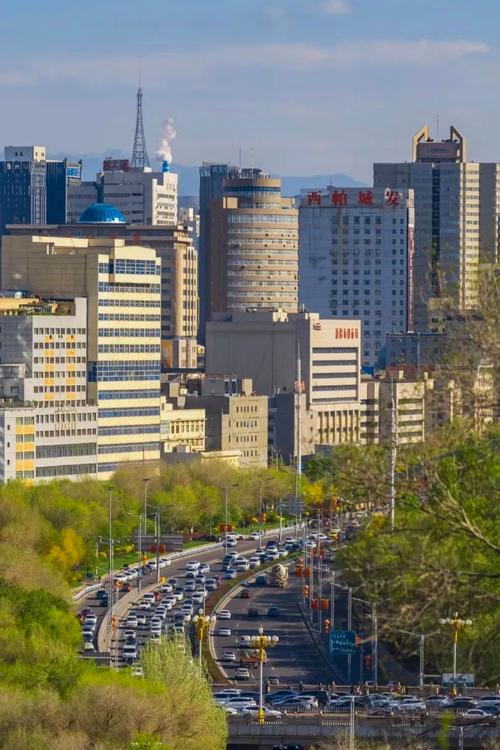 乌鲁木齐城市风貌有何独特魅力？-第3张图片-花冠旅游服务