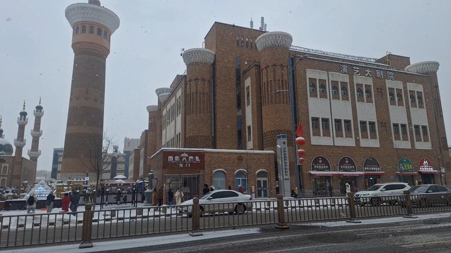 新疆二道桥国际大巴扎有何特色魅力？-第1张图片-花冠旅游服务