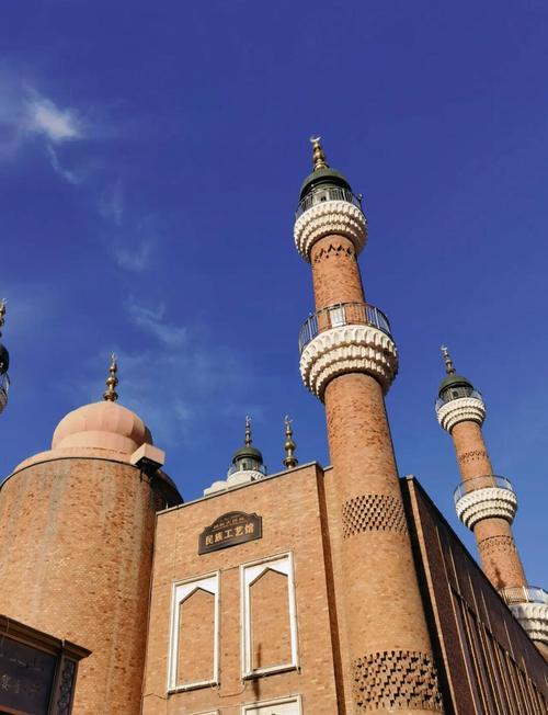 新疆二道桥国际大巴扎有何特色魅力？-第3张图片-花冠旅游服务