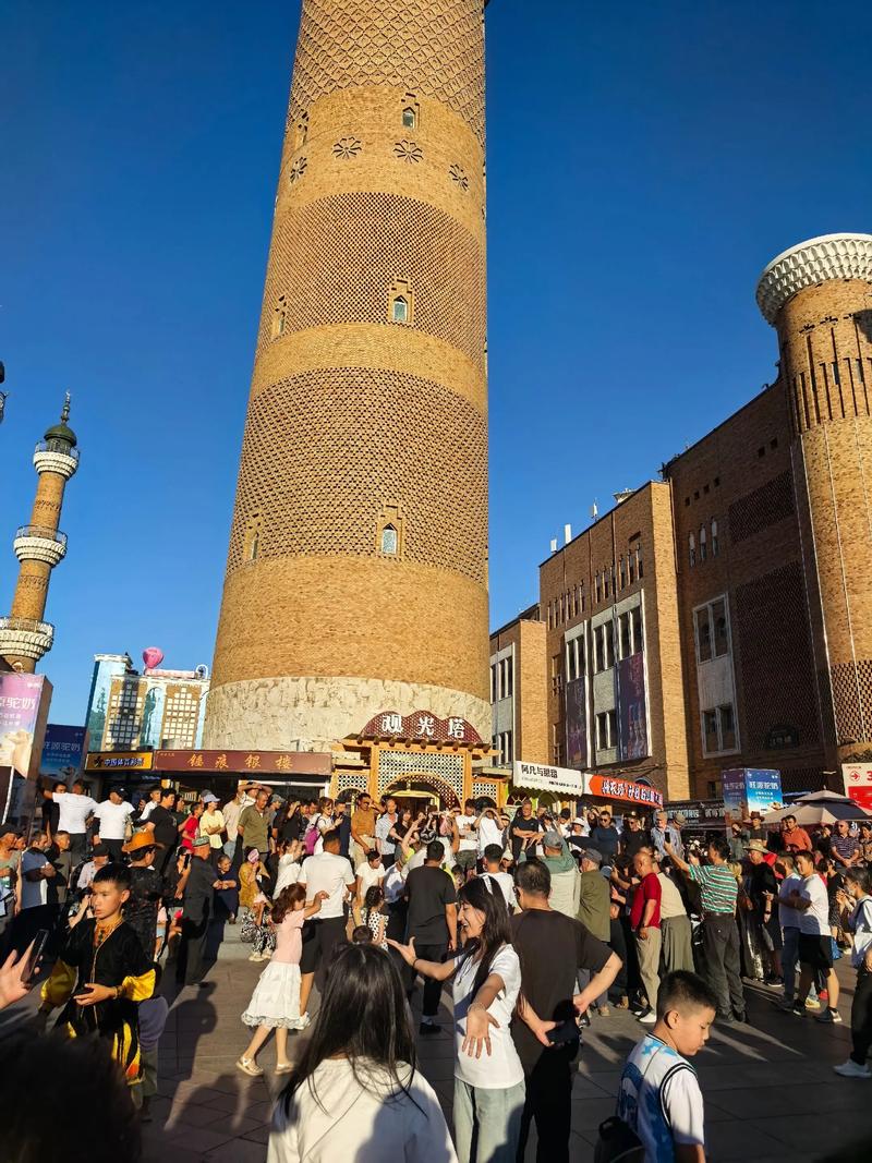 新疆二道桥国际大巴扎有何特色魅力？-第2张图片-花冠旅游服务