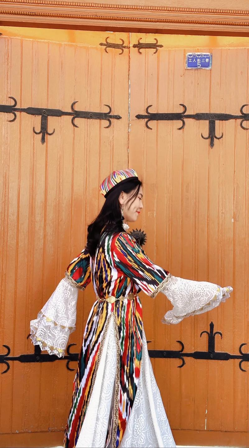 新疆8月穿什么衣服合适？-第1张图片-花冠旅游服务