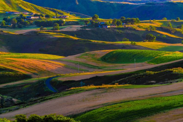 新疆木垒哈萨克自治县有何独特魅力？-第3张图片-花冠旅游服务