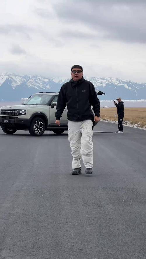 新疆自驾游选什么车最合适？-第3张图片-花冠旅游服务