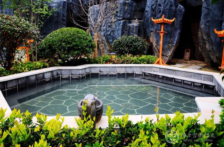 江西星子县温泉度假村有何特色？-第1张图片-花冠旅游服务