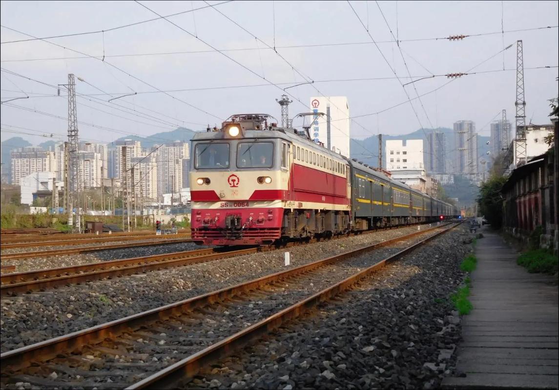 南昌到重庆火车怎么坐？-第2张图片-花冠旅游服务