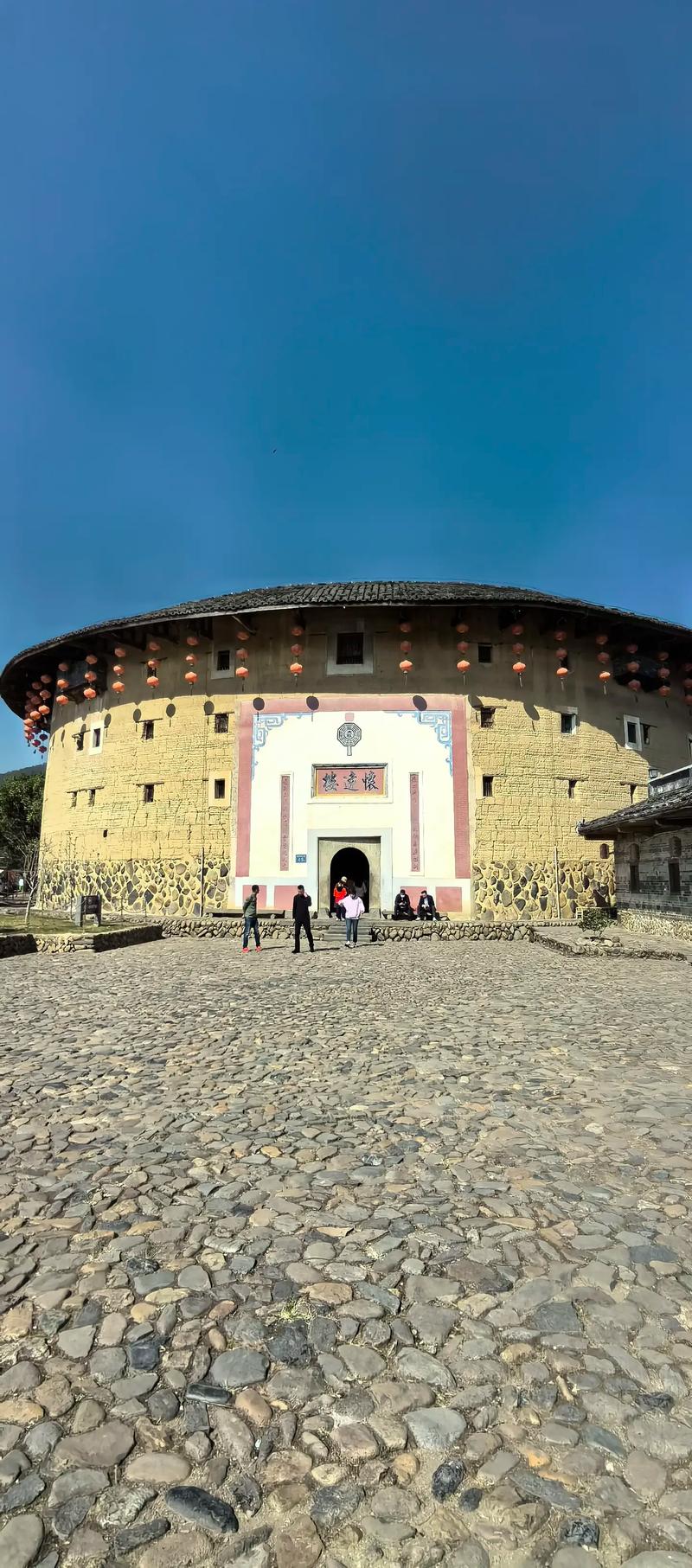 福建土楼怎么玩？攻略看这里！-第2张图片-花冠旅游服务