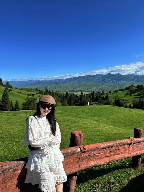 九月新疆穿什么？气候差异怎么应对？-第2张图片-花冠旅游服务