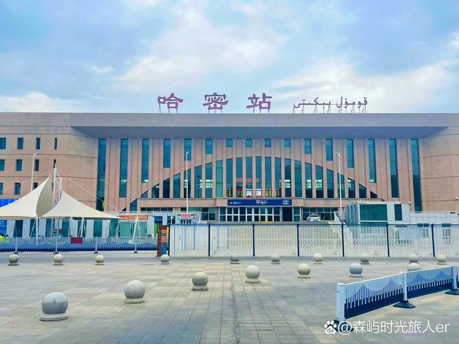 克拉玛依火车站有何独特之处？-第2张图片-花冠旅游服务