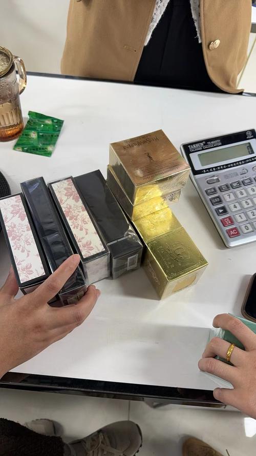 新疆霍尔果斯免税店有什么特色？-第2张图片-花冠旅游服务