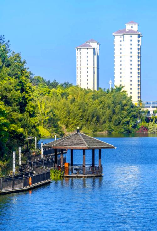 泉州惠安聚龙小镇有何独特魅力？-第1张图片-花冠旅游服务