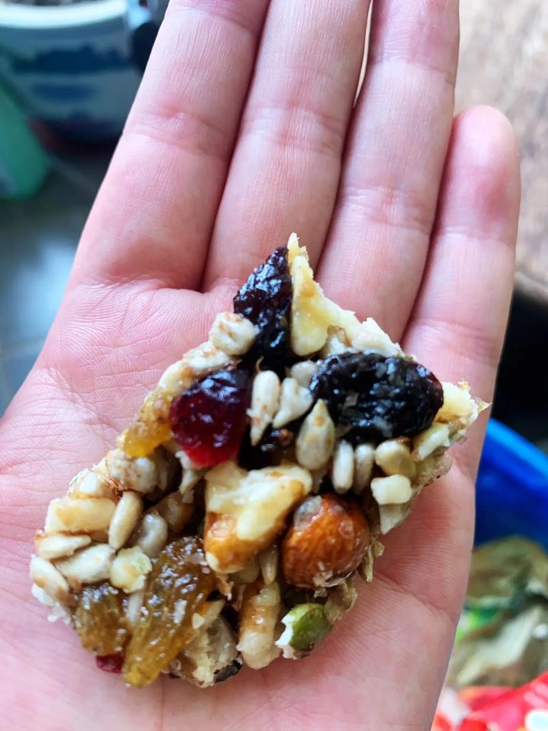 新疆切糕价格到底多少钱一斤？-第1张图片-花冠旅游服务