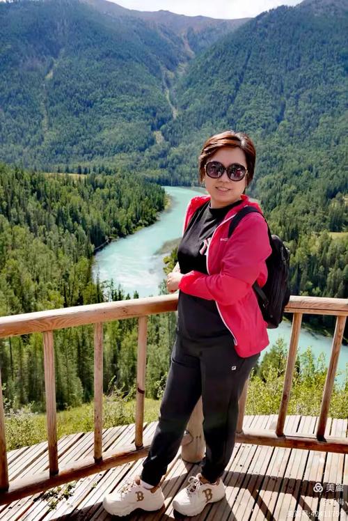 八月初北疆穿什么衣服合适？-第1张图片-花冠旅游服务