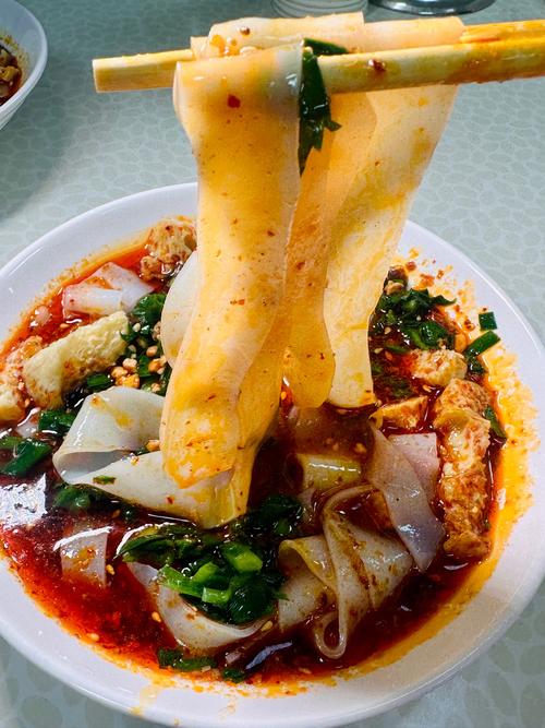 新疆乌孜古凉皮为何这么火？-第1张图片-花冠旅游服务