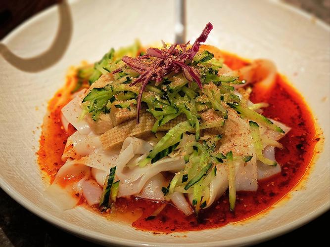 新疆乌孜古凉皮为何这么火？-第2张图片-花冠旅游服务